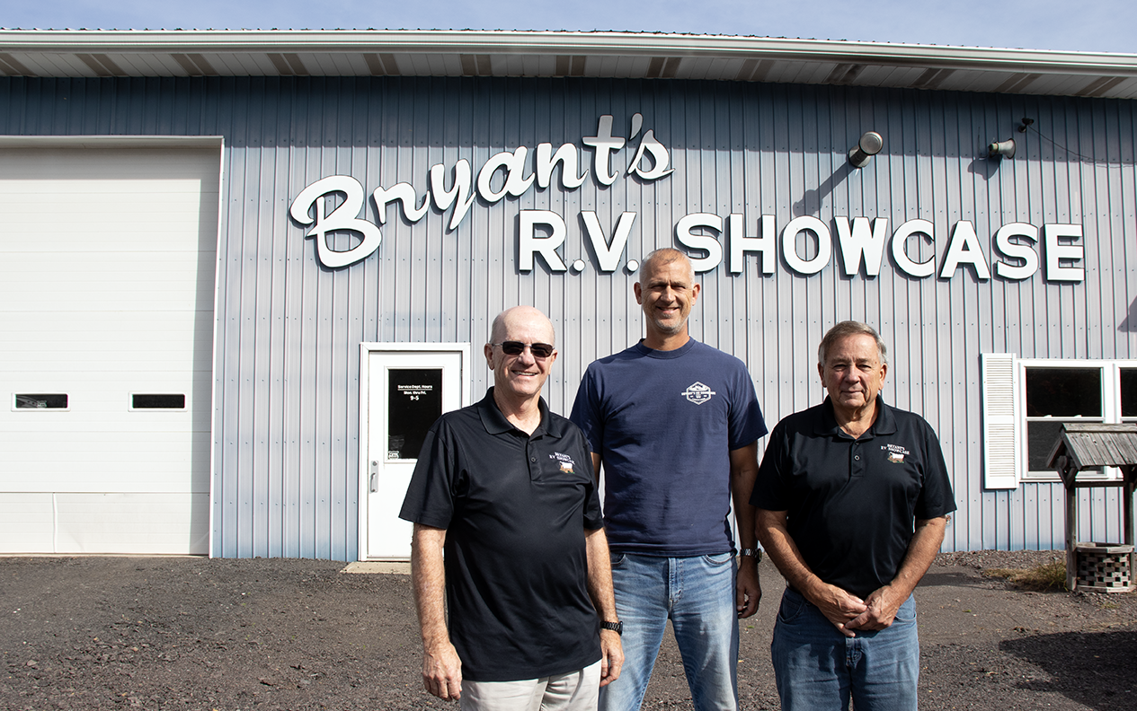 Brad Bryant, Paul Hinsdale & Josh Bryant - Bryant's RV Showcase